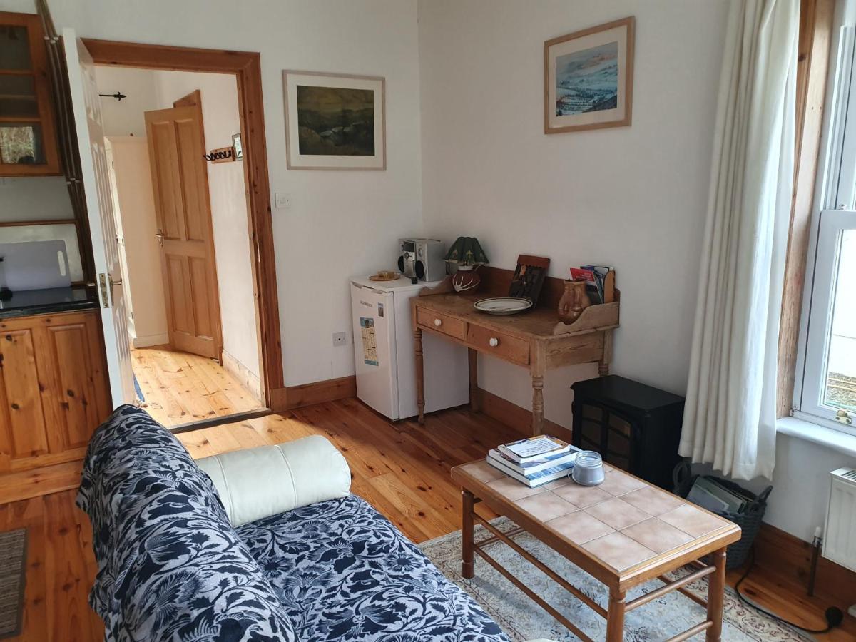 Cosy Self Contained Cottage With Stunning Views Killaloe Extérieur photo