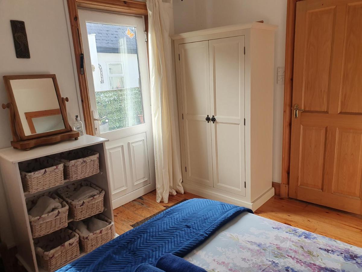 Cosy Self Contained Cottage With Stunning Views Killaloe Extérieur photo